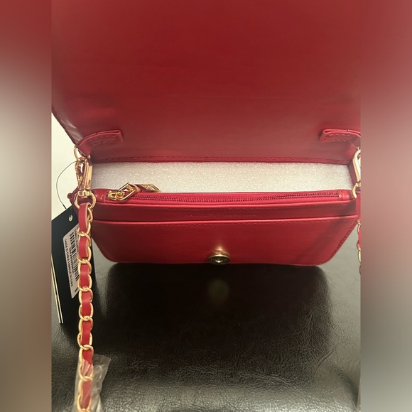 ⭐️ NWT Badgley Mischka Small Pleated Crossbody ⭐️ - Picture 5 of 8